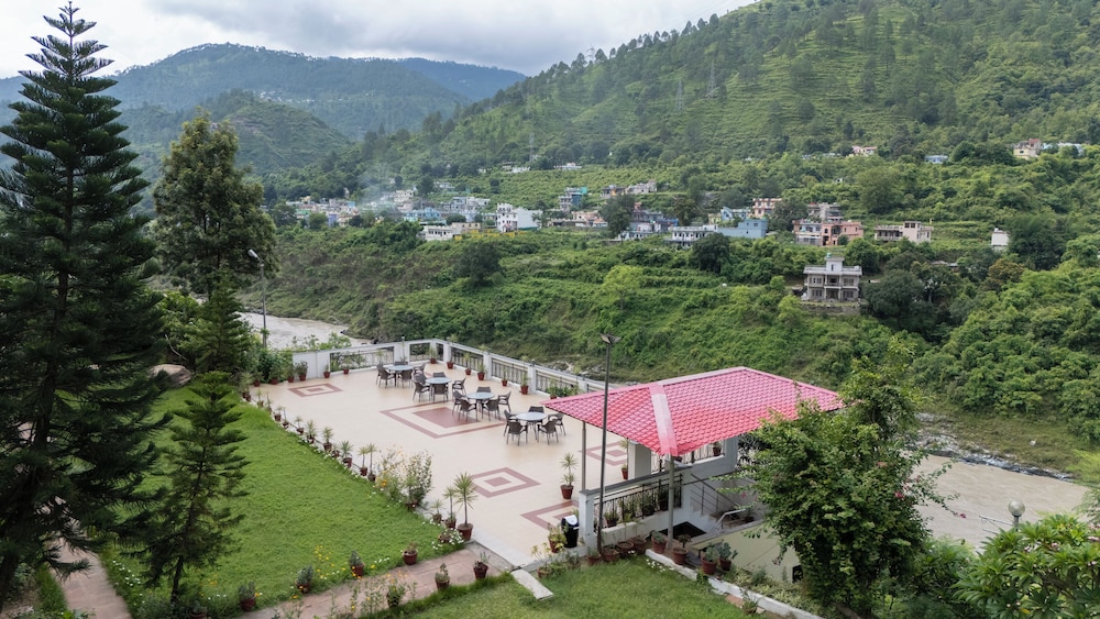 Riverside Resort 42/49