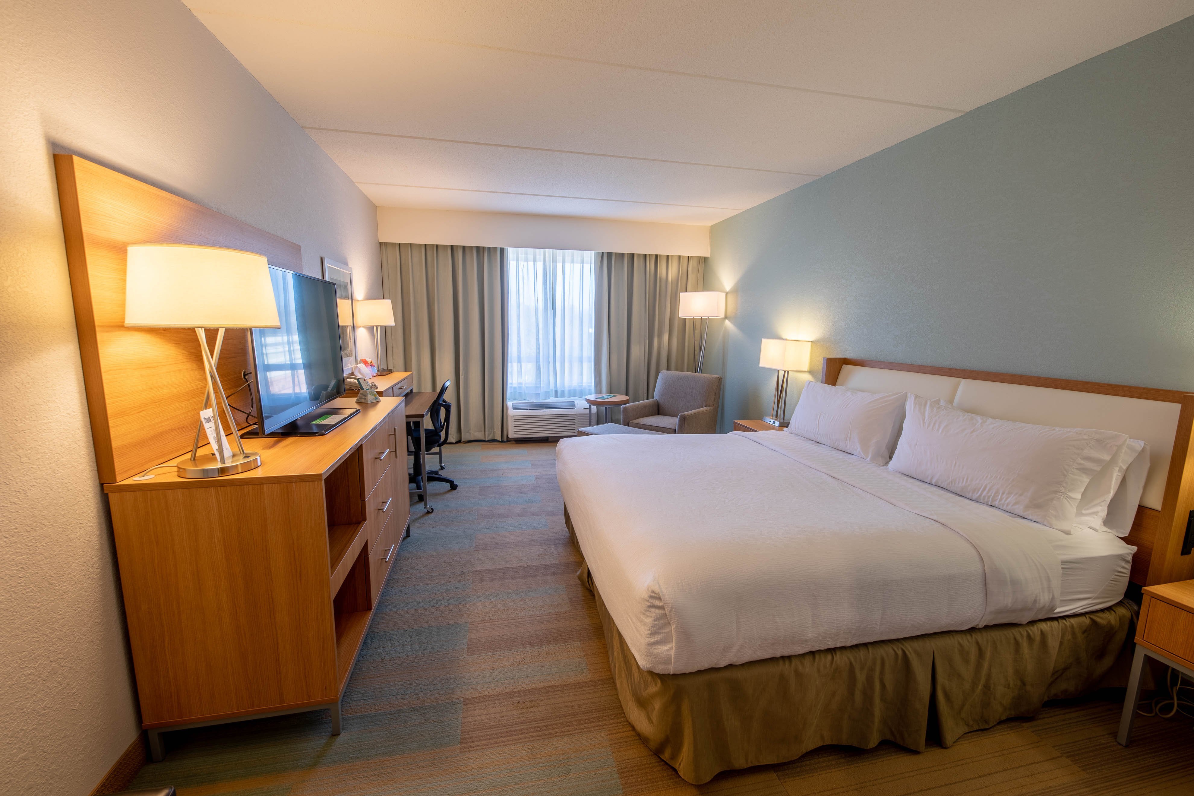 Holiday Inn Manahawkin/Long Beach Island 24/73