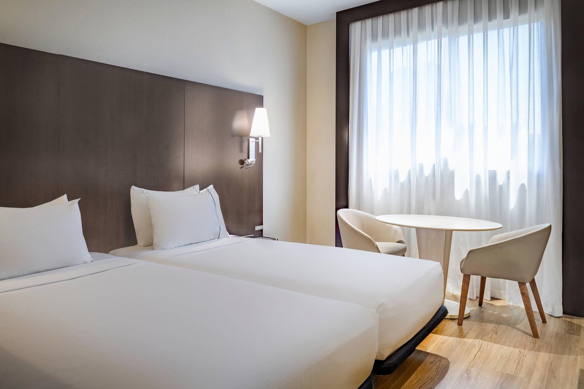 Room, Twin Beds
