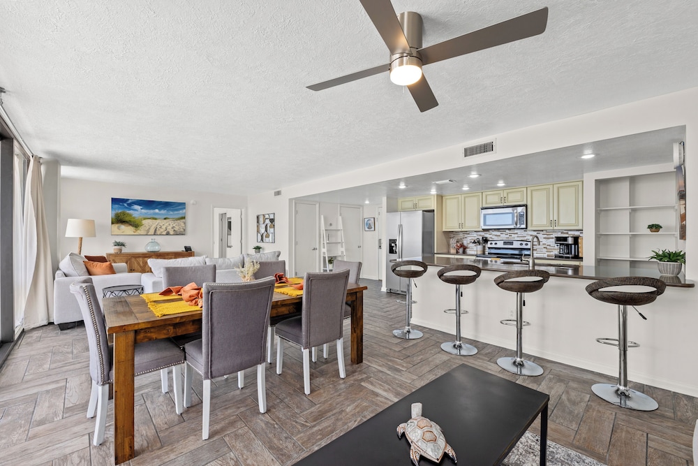 Sandpiper Beacon Beach Resort 28/50