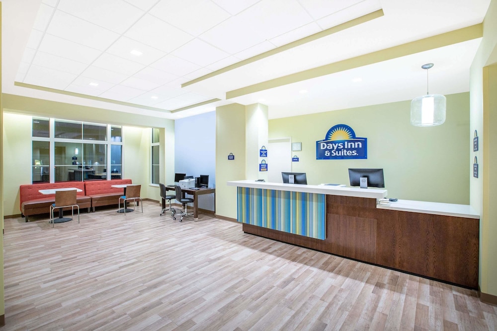Days Inn & Suites by Wyndham Kearney 7/61