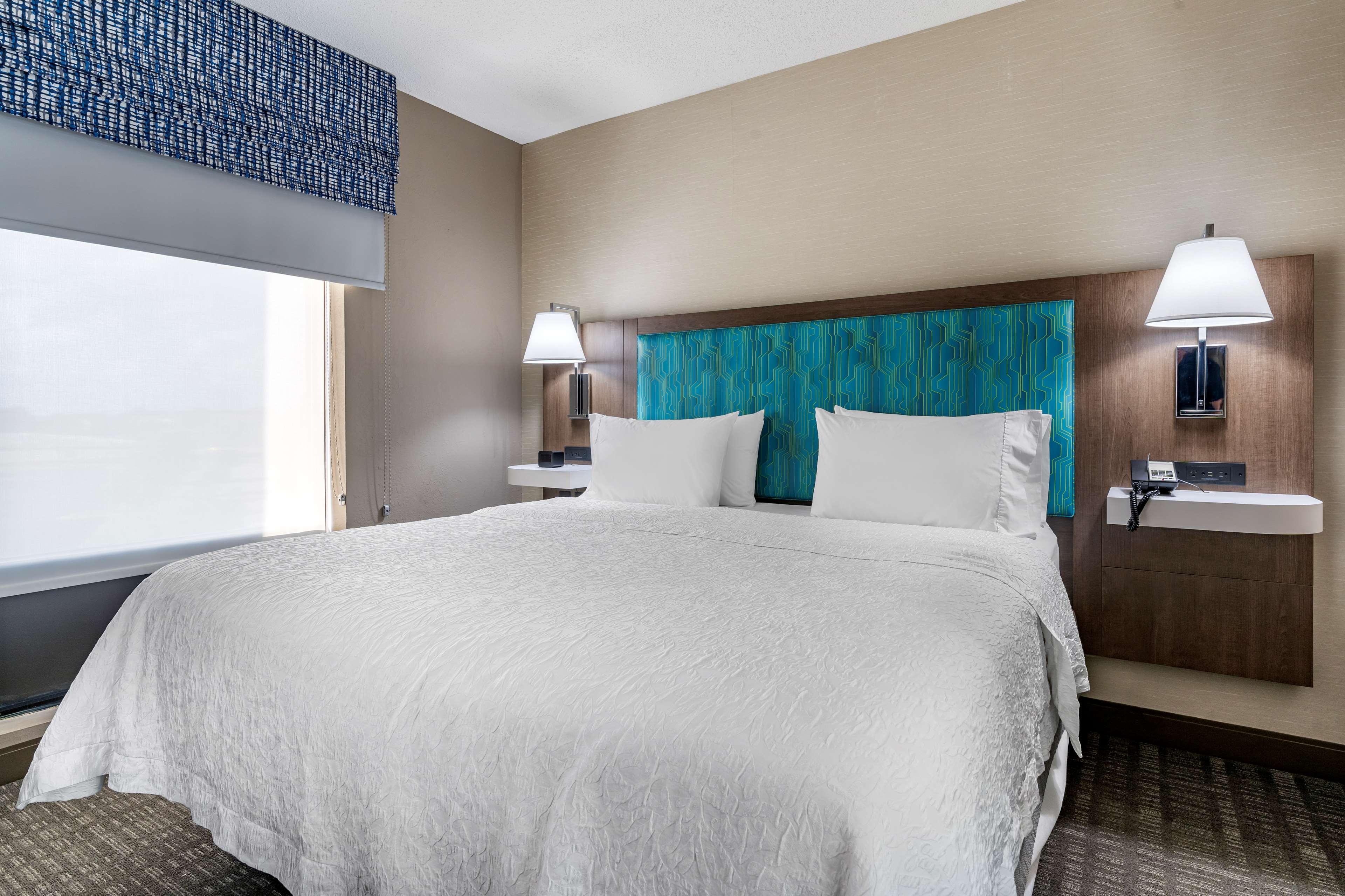 STUDIO, SUITE, KING BED, SOFA