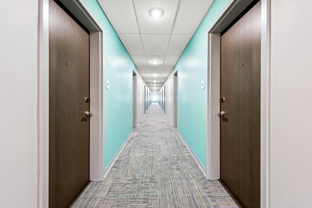 ECHO Suites Extended Stay by Wyndham Reno 68/72