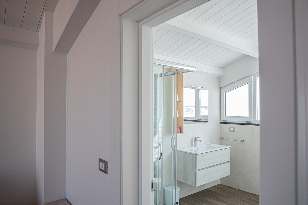 Nauticus Guest Room 38/41