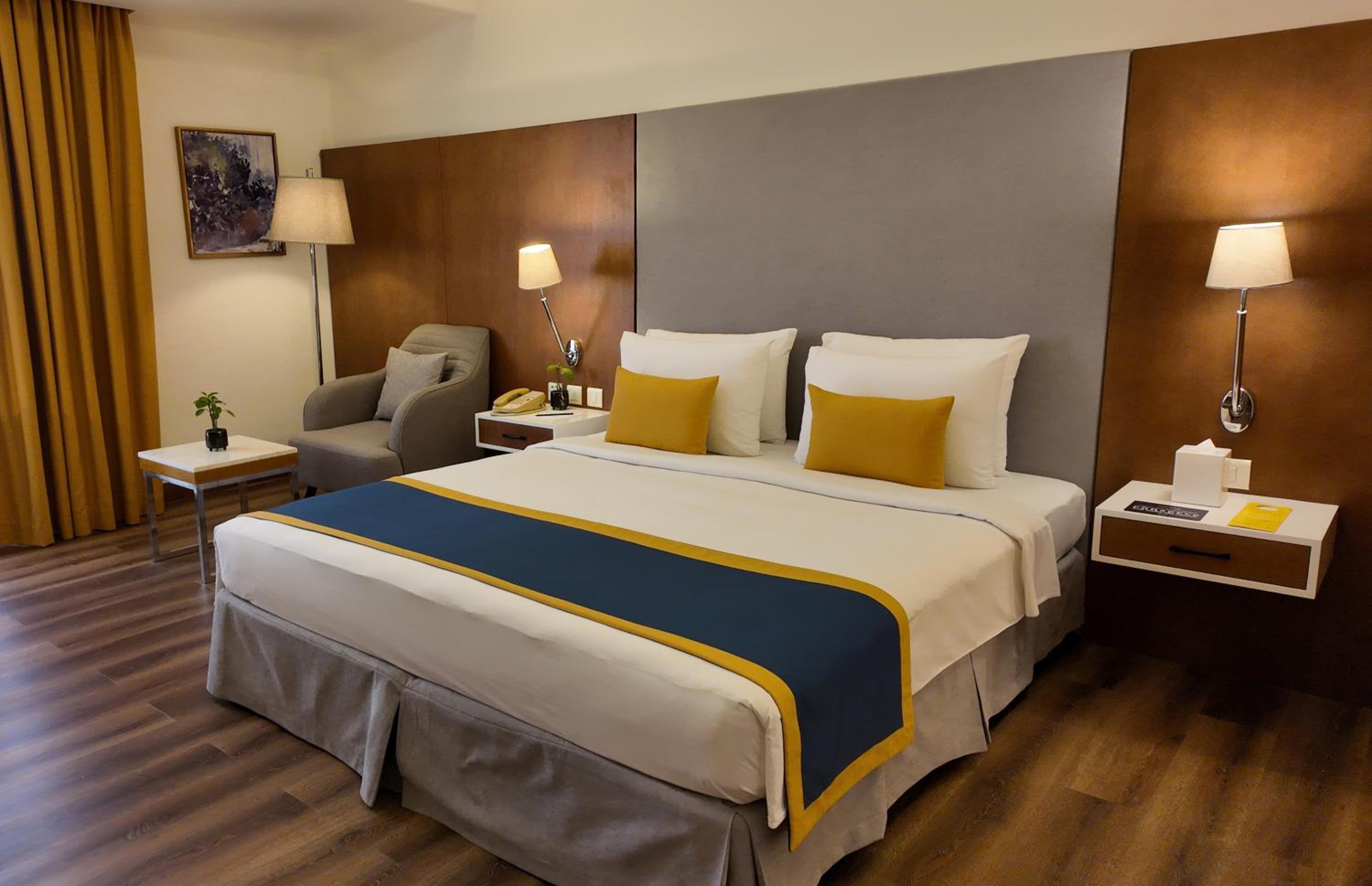 SUITE ROOM
