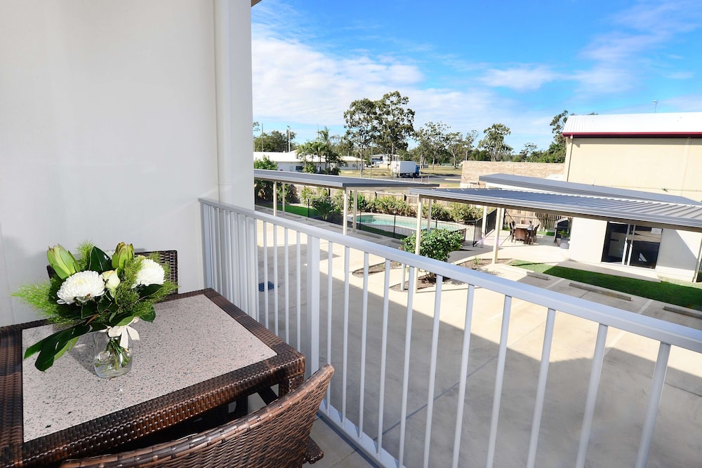 Oaks Middlemount Suites 7/53