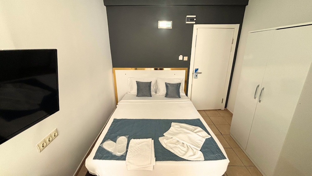 Moonbow Beach Hotel 19/50