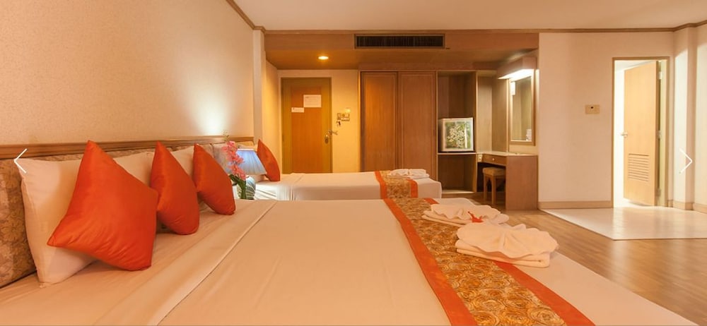 Takiab Beach Resort 48/64
