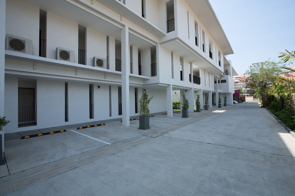 Asira Boutique Huahin Hotel 55/65