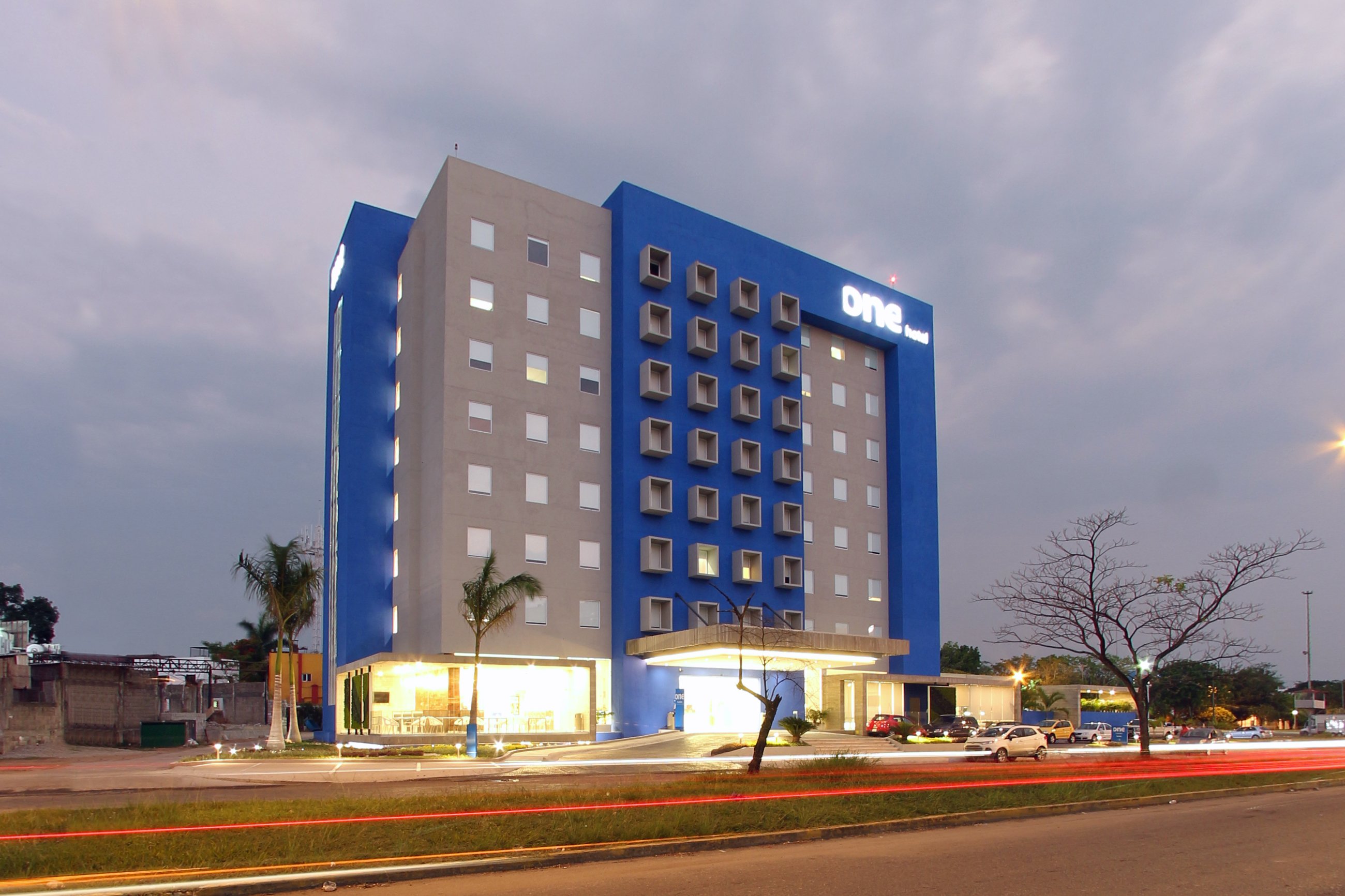 One Villahermosa 2000 2/70