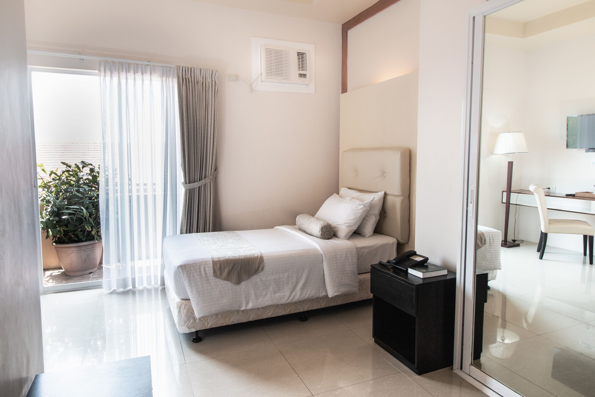غرفة ديلوكس بسريرين منفصلين بغرفة نوم واحدة، Sierra Hotel 4/5