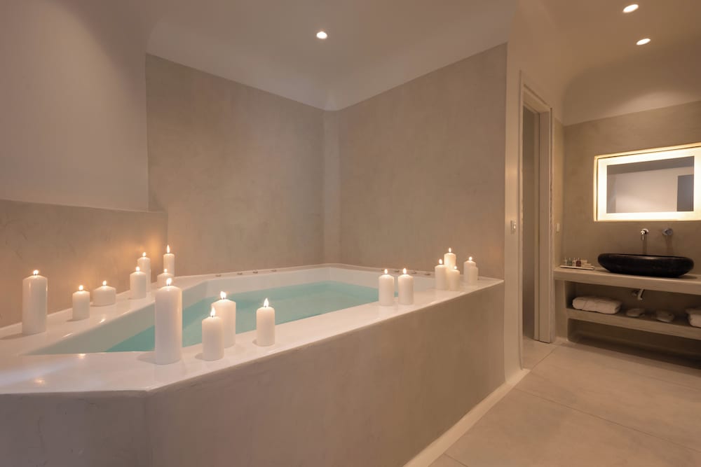 Cosmopolitan Suites - Adults Only 23/50