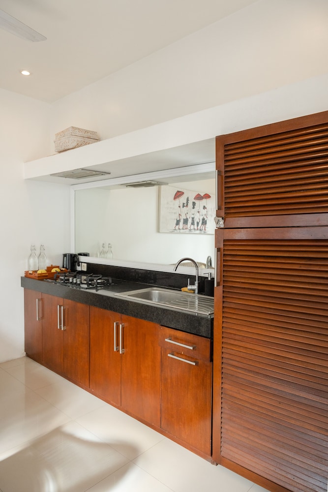 Anari Villas Kuta 16/65