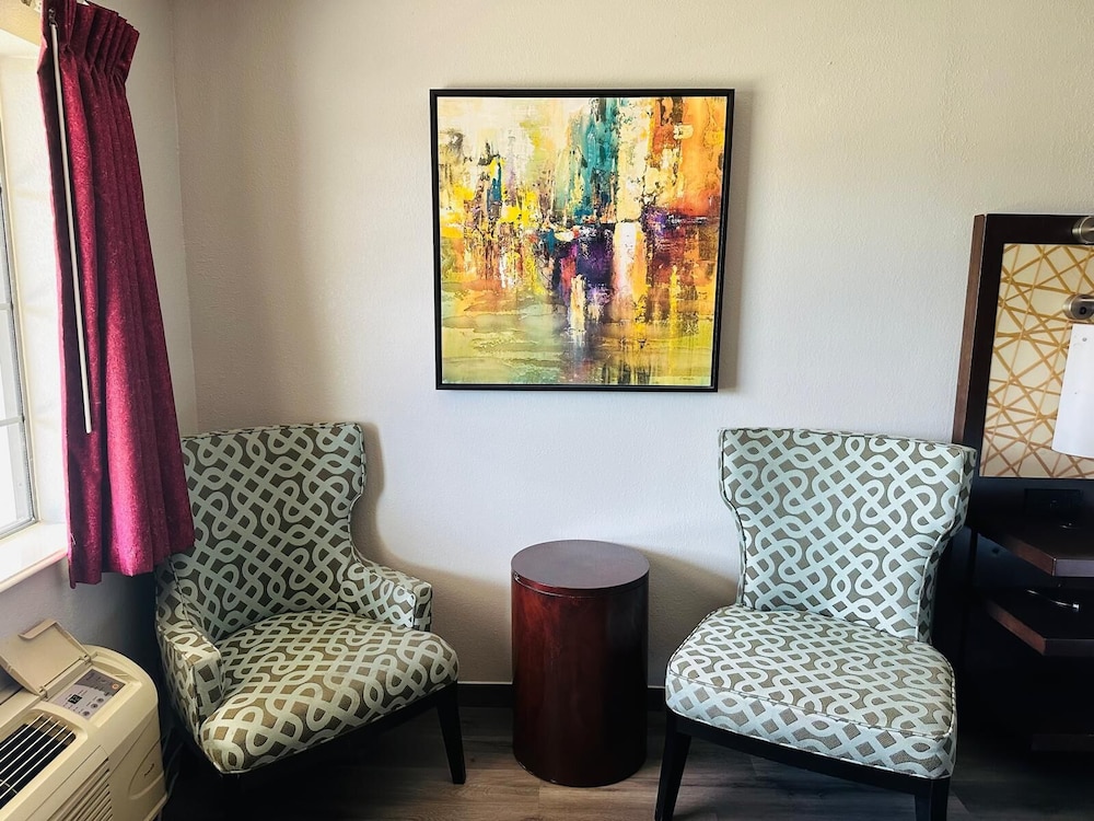 The Executive Inn Suites 42/67
