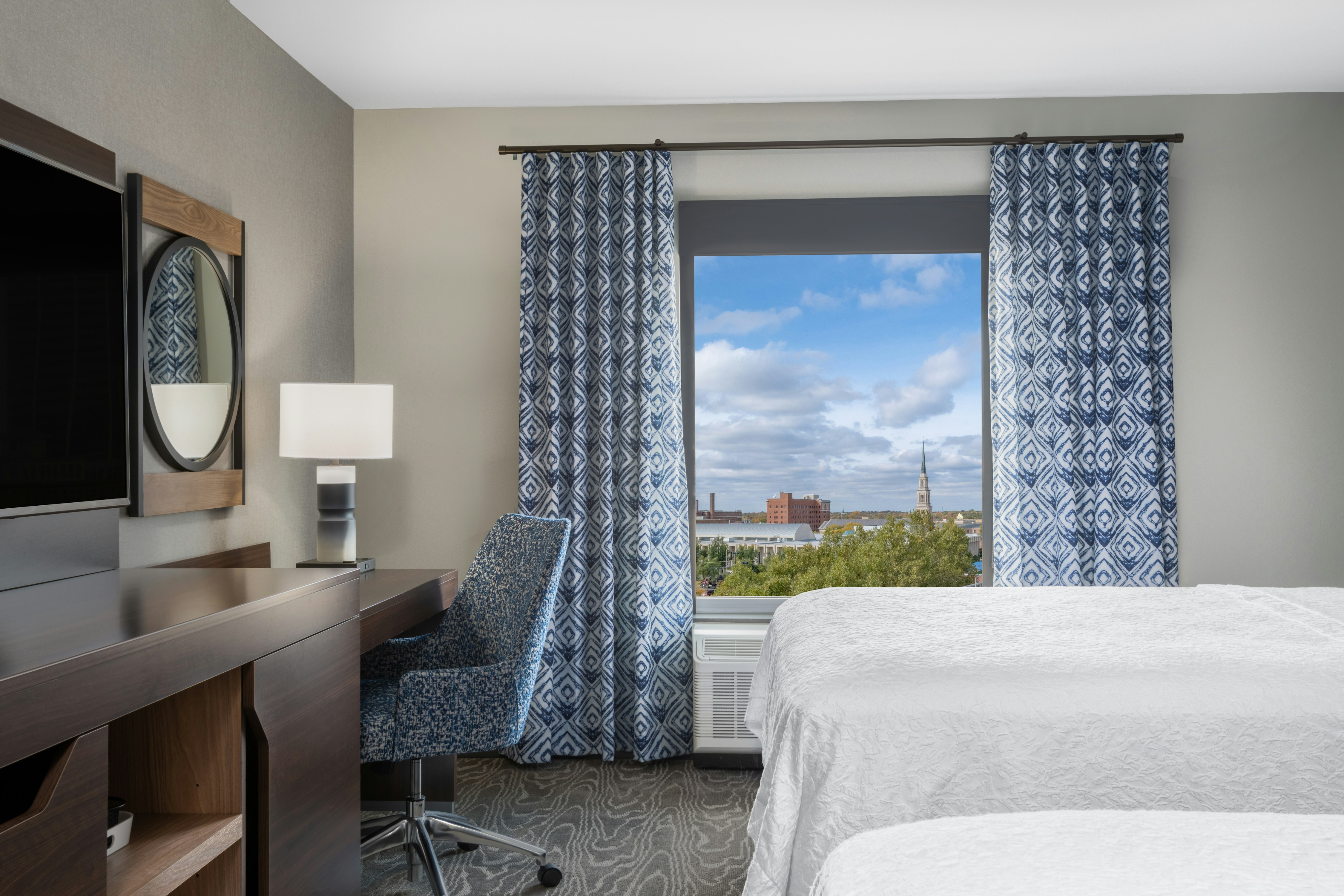 Hampton Inn and Suites Fort Wayne Downtown 18/53