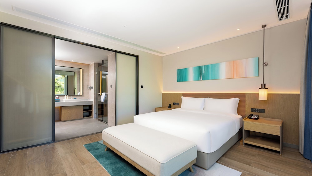 1 Bedroom, Suite, King Bed, Forest View, Sea View