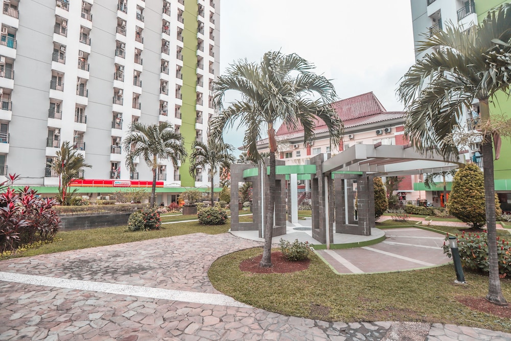 OYO 498 Green Lake View Ciputat 8/65
