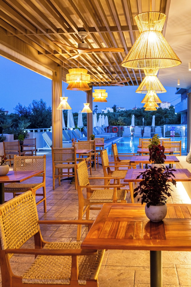 Zante Pantheon Hotel 55/67