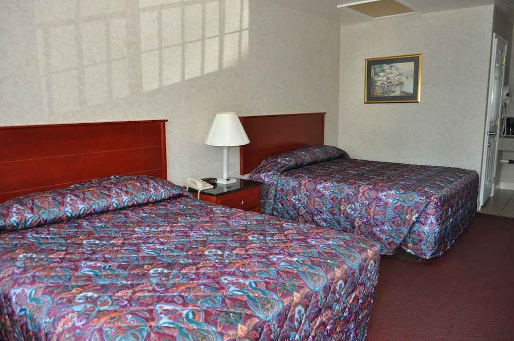 Atrium Inn 16/42