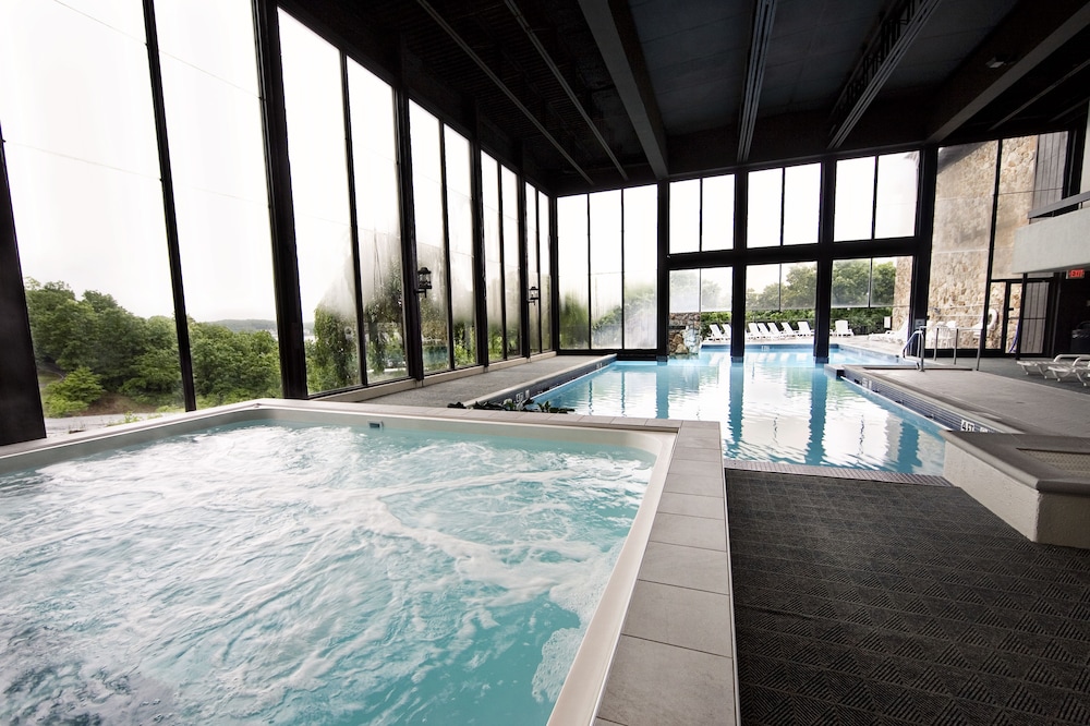 Lodge of Four Seasons Golf Resort Marina Spa 8/66