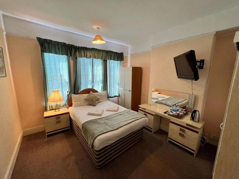 OYO Belvedere Guest House, Great Yarmouth 8/23