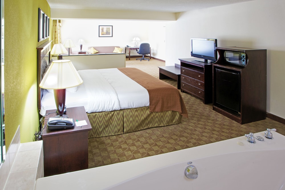 Holiday Inn Roanoke Tanglewood Rt 419 I581 22/62