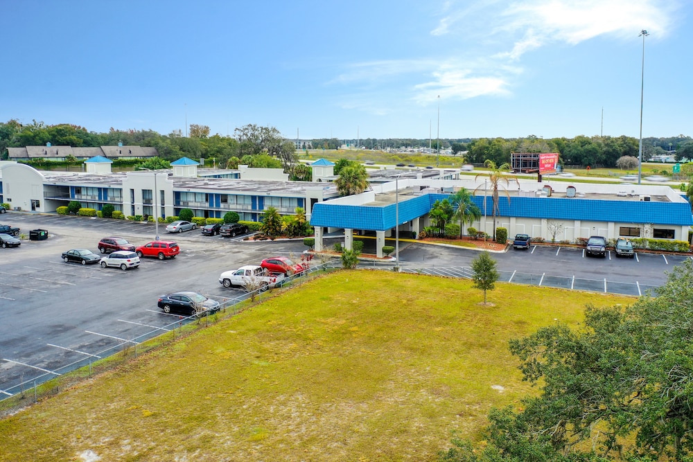 Stayable Suites Lakeland 52/66