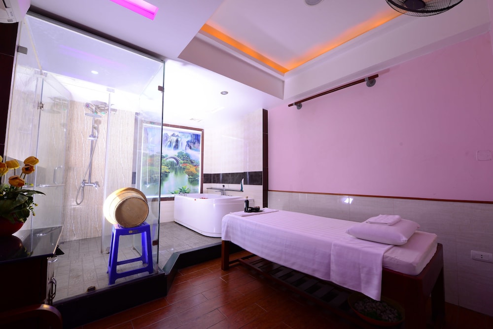 Blue Hanoi Inn Luxury Hotel 23/44