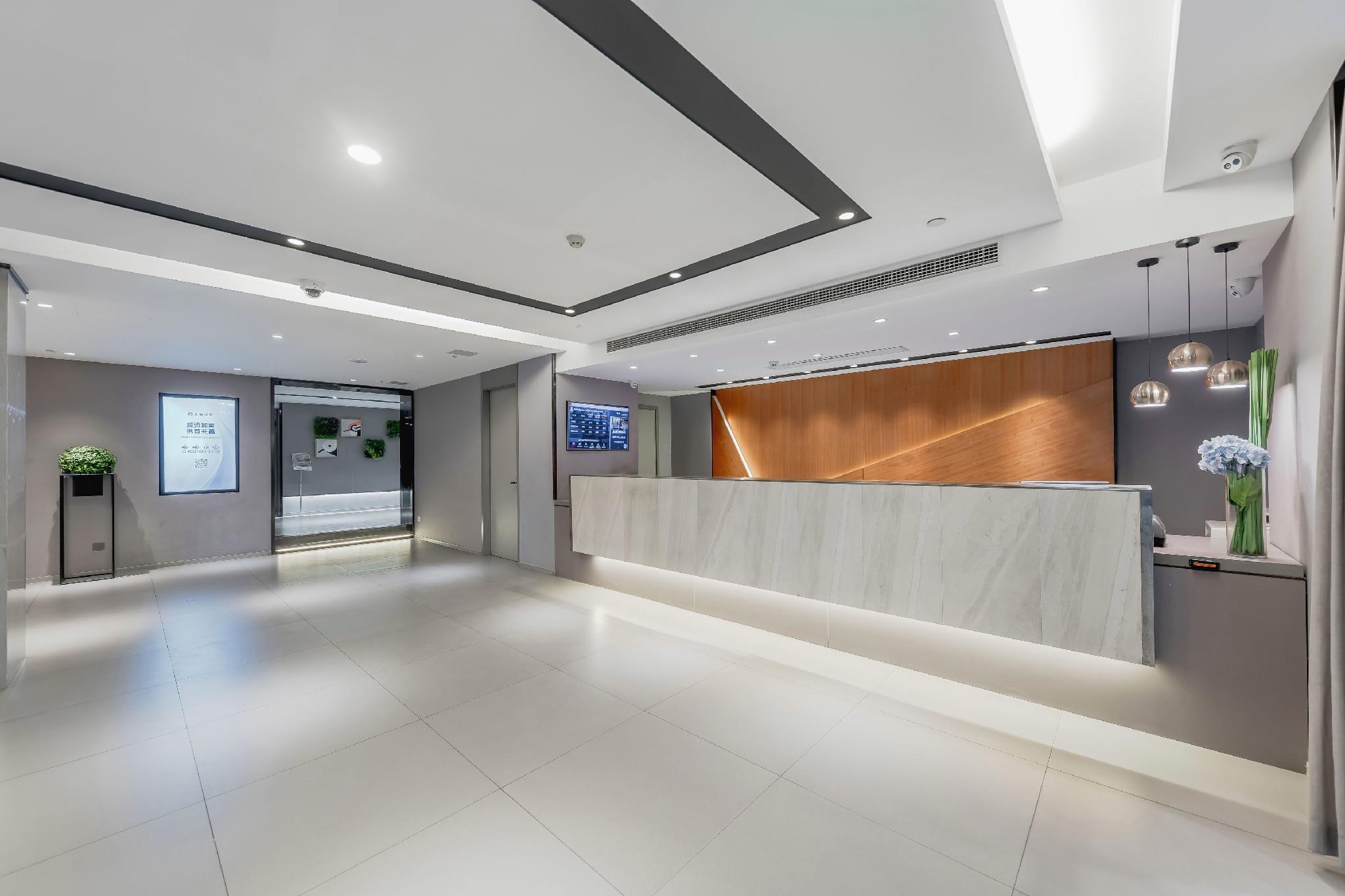 Home Inn Selected (Shanghai Hongqiao Gubei Yaohong Road Metro Station) 14/53