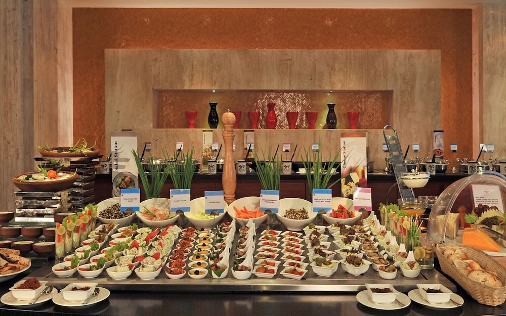 Welcomhotel by ITC Hotels, Cathedral Road, Chennai 53/58