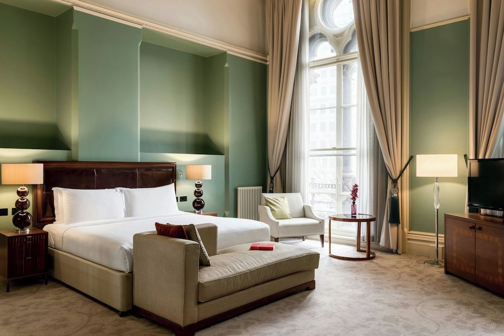 GRAND, SUITE, KING BED