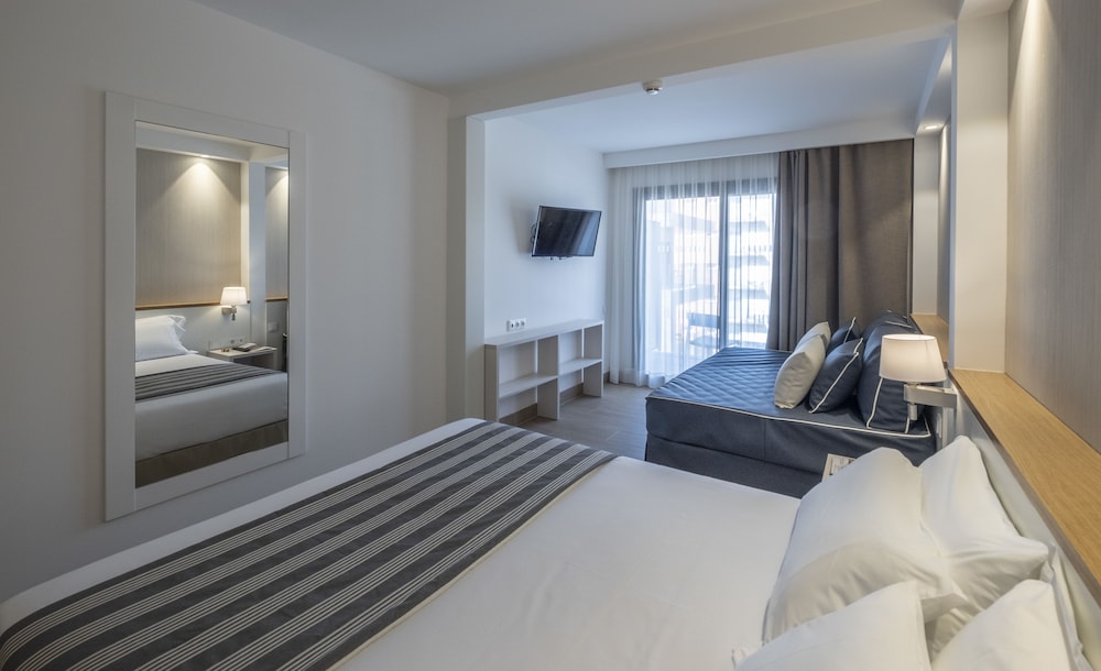 Hotel Rosamar Es Blau Lloret Adults Only 18/71