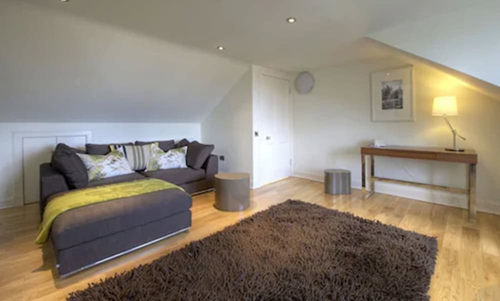 Clarendon Luxury Apartments 12/46