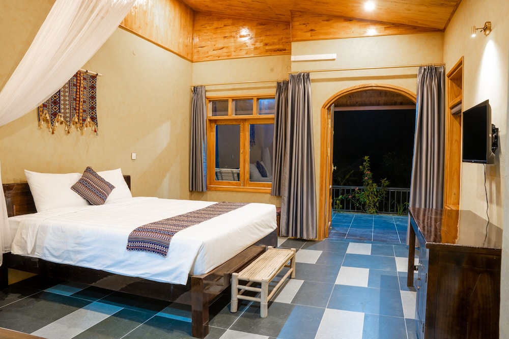 Sky Bay Lodge 4/32