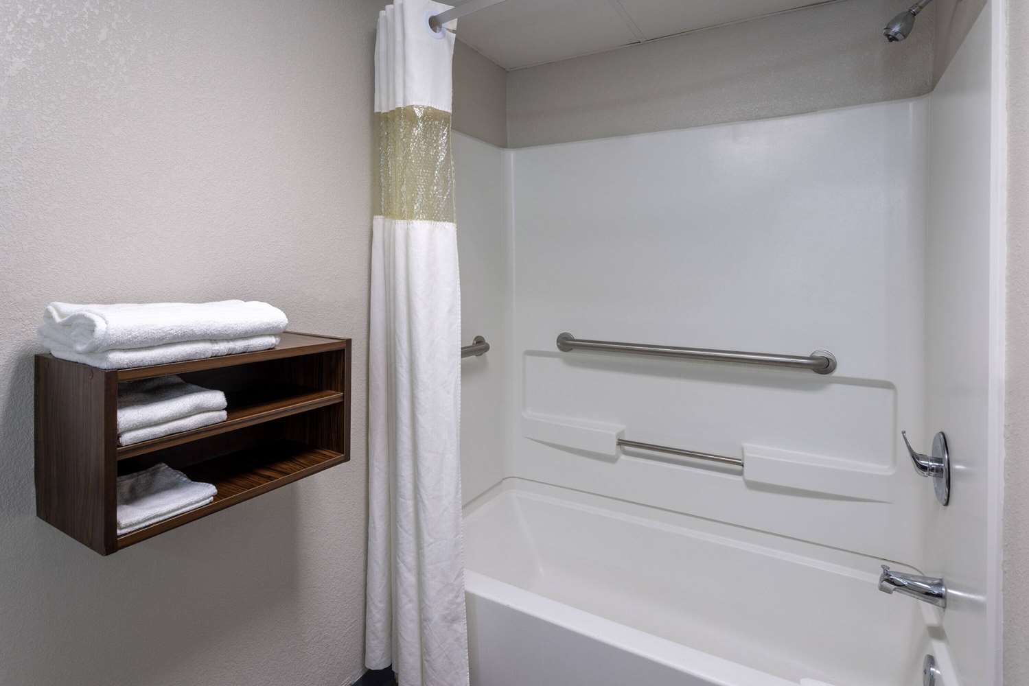 Days Inn by Wyndham Louisburg 41/44