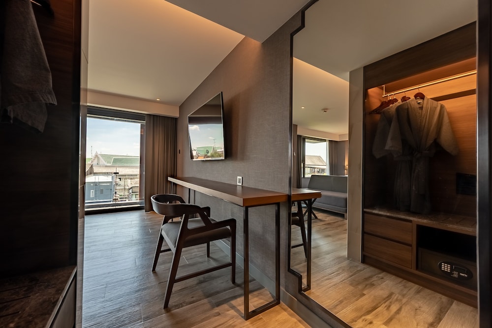 Ayathorn Bangkok Hotel 32/50