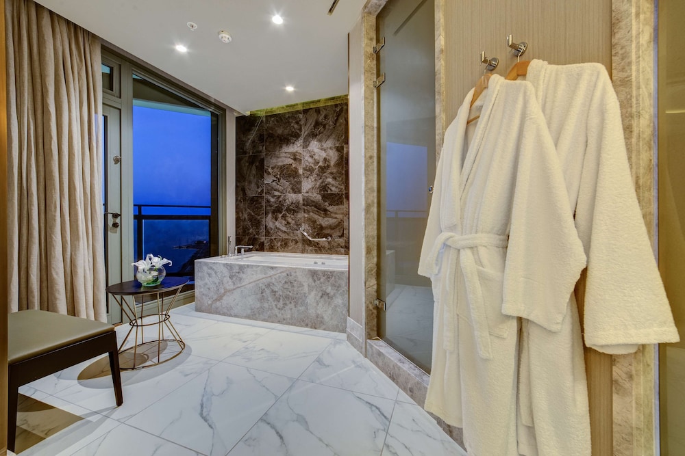 Mersin Hiltonsa Hotel 37/82