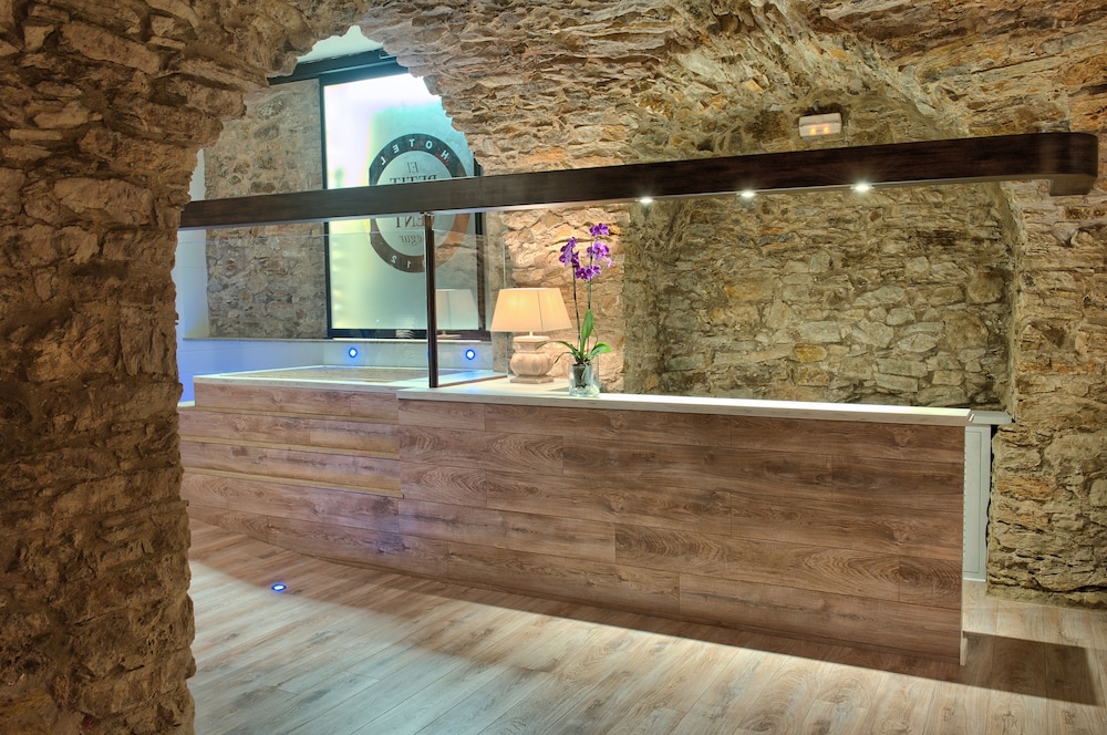 Hotel El Petit Convent 18/35