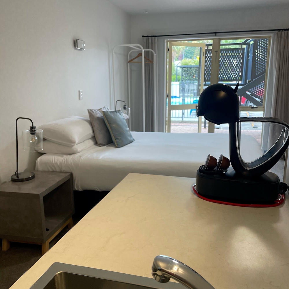 Apex Motor Lodge 58/58