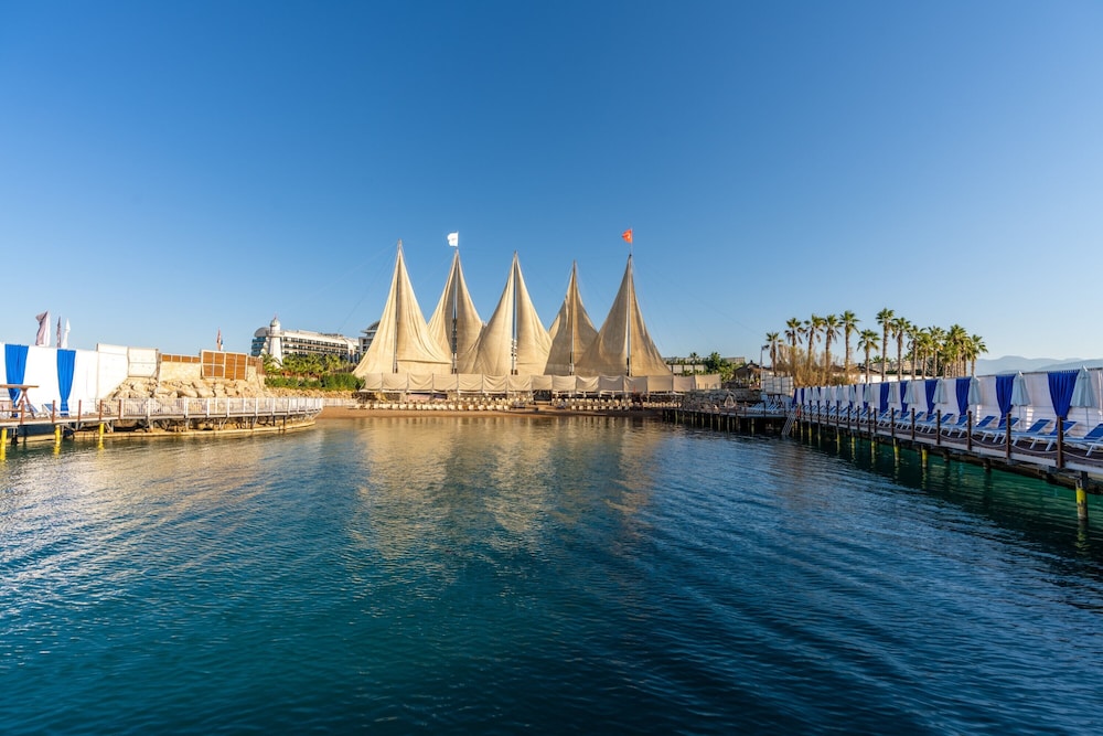 Adenya Hotels and Resort 66/69