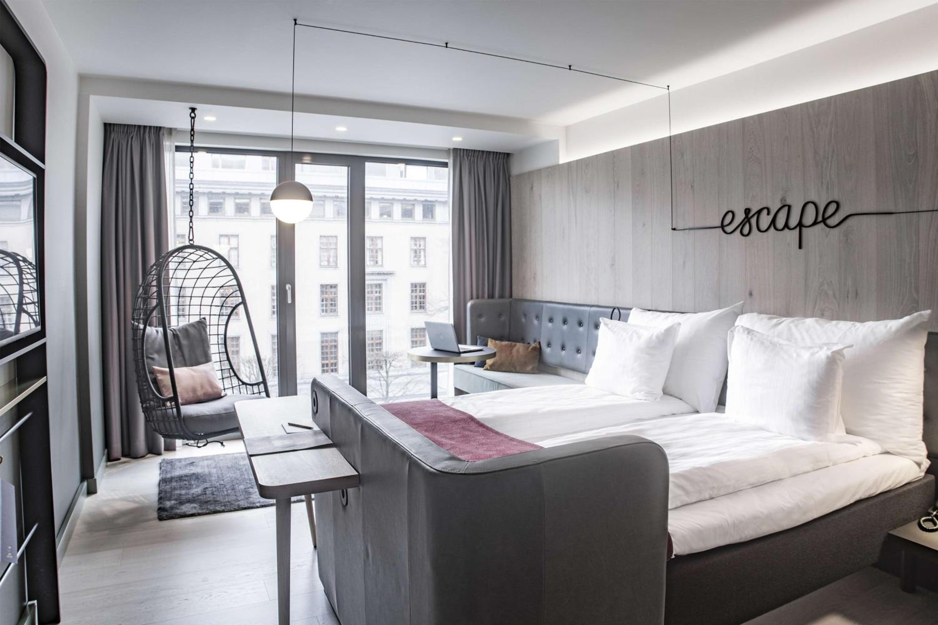 Room, Double Bed, with View, Large