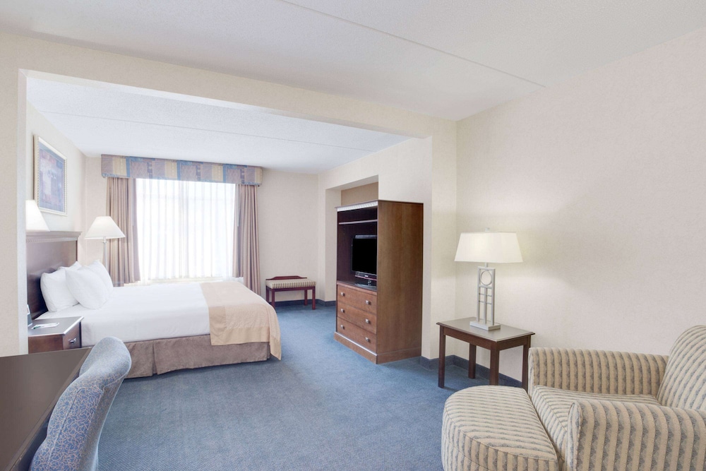 Wingate By Wyndham Bridgeport Wv 15/63
