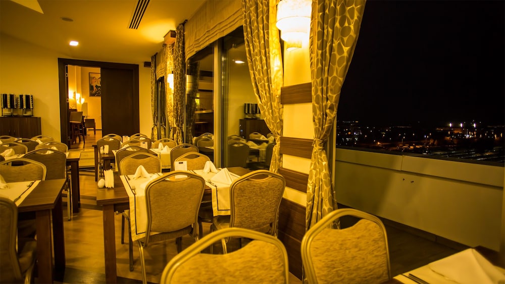 Parion Hotel 55/67