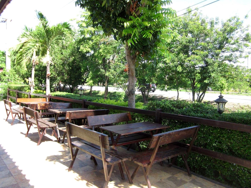 Fahproundfon Hotel 29/32
