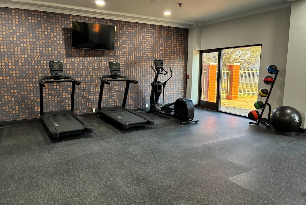 La Quinta Inn & Suites by Wyndham Bessemer 24/49