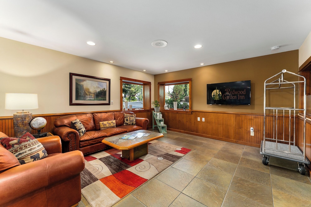 Redwood Hyperion Suites 47/65