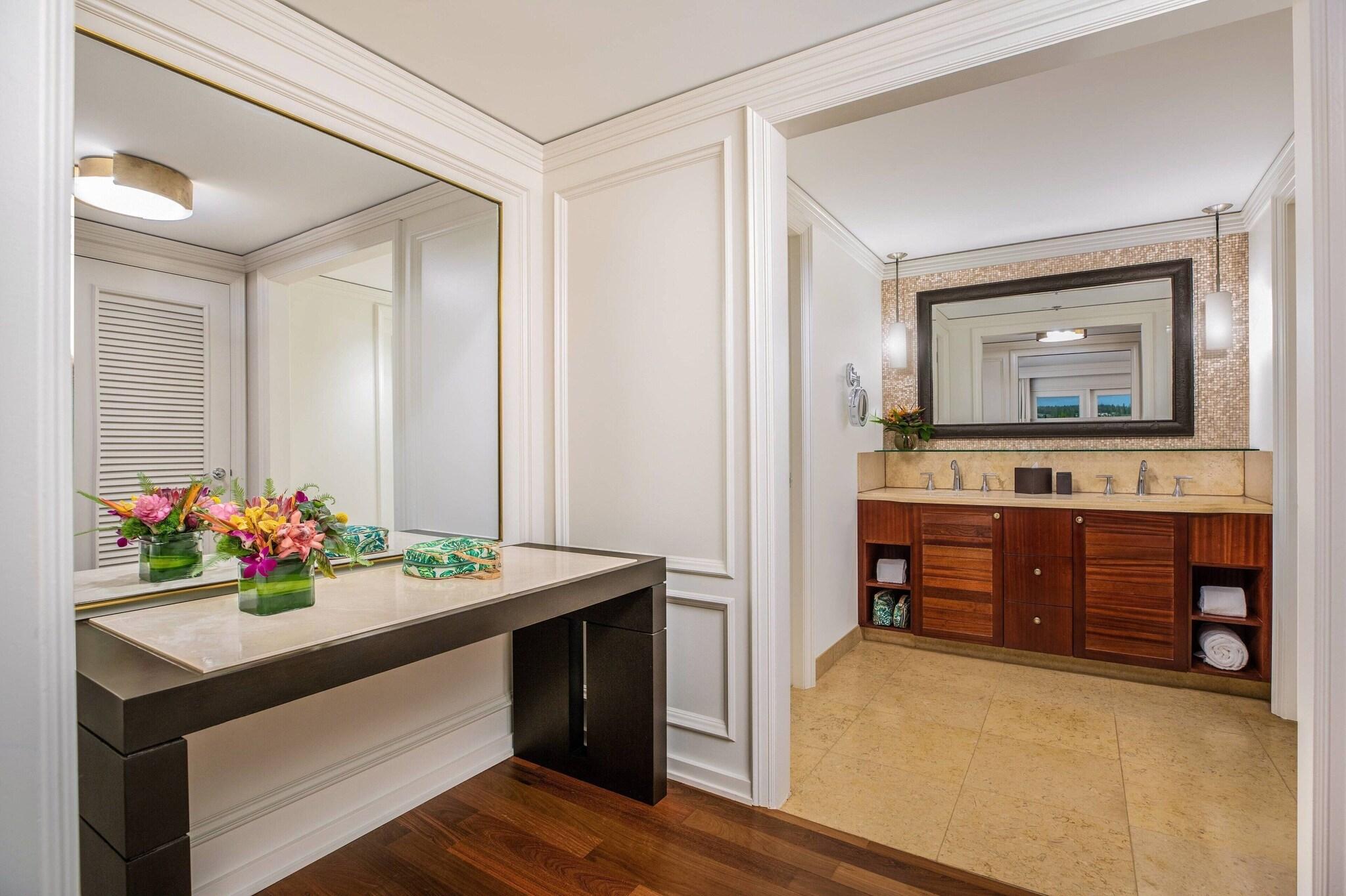 1 BEDROOM, SUITE, KING BED, OCEAN VIEW, SOFA