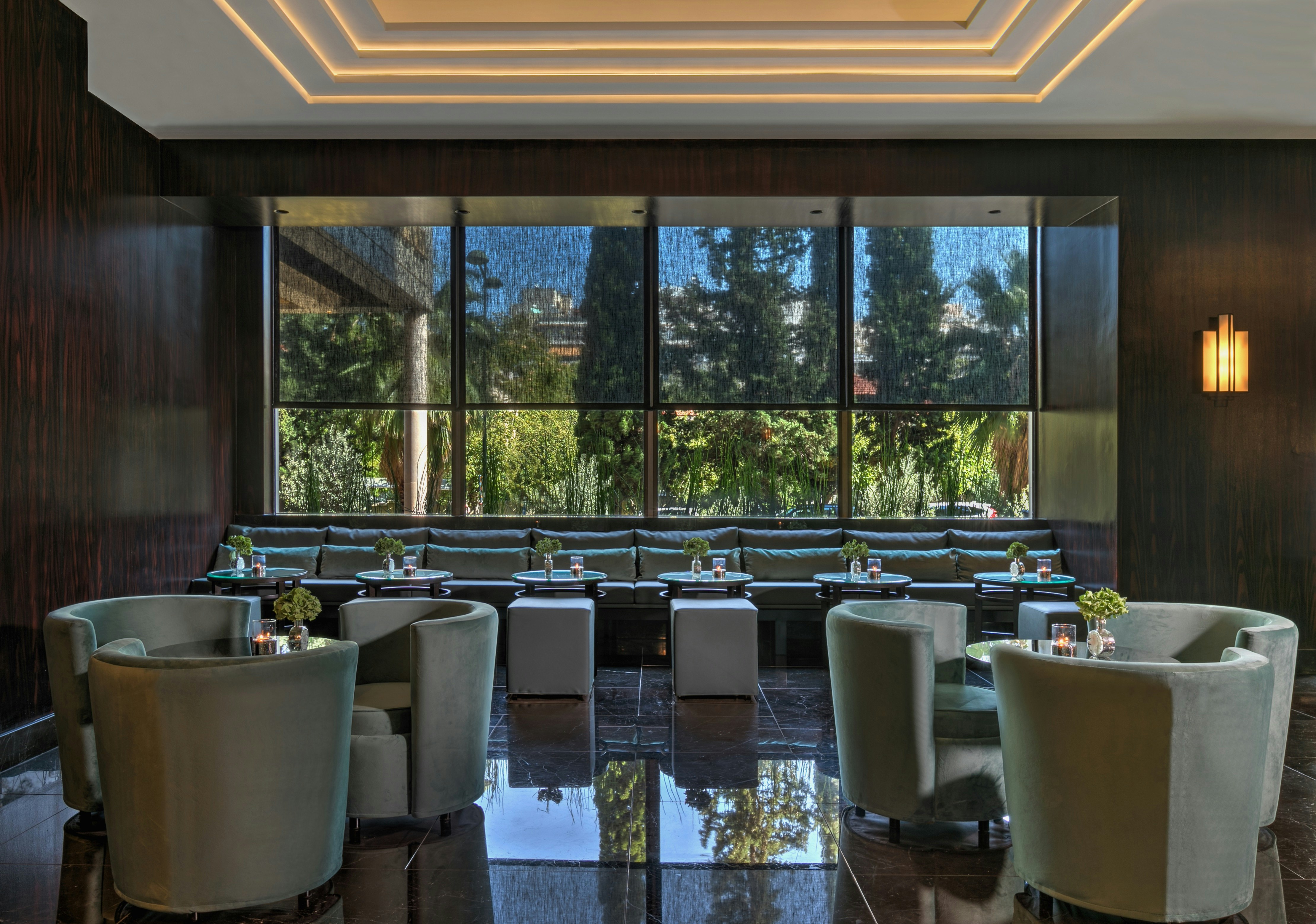 Divani Caravel Hotel 72/87