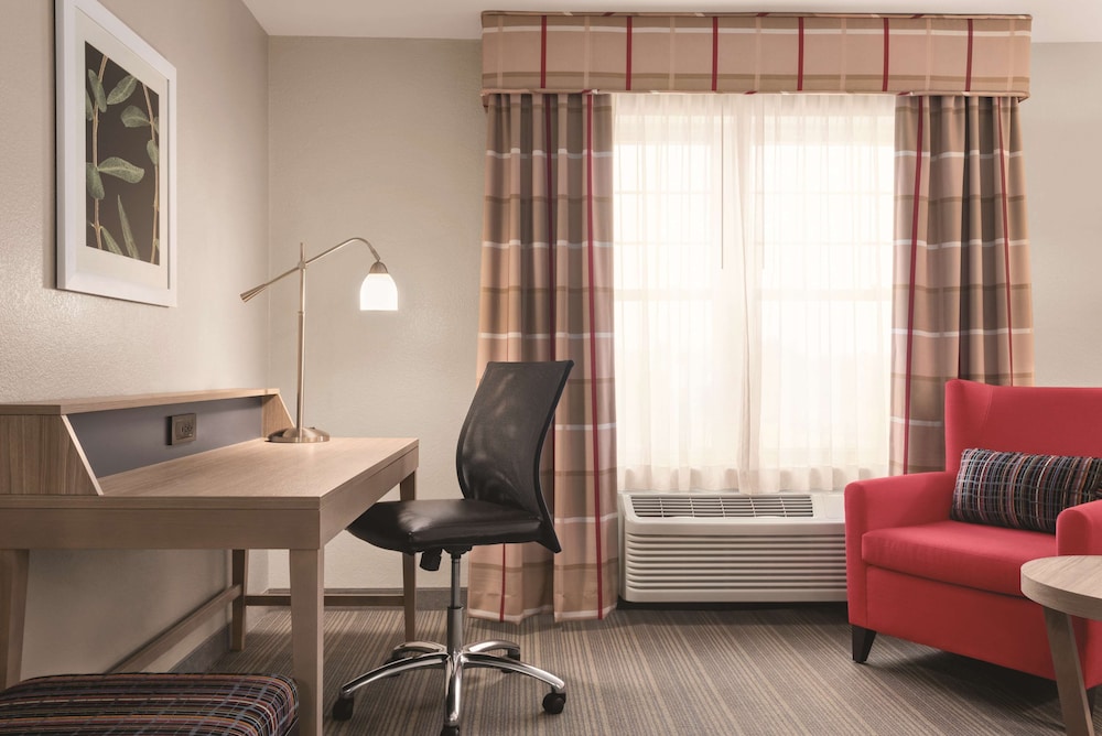 Country Inn & Suites by Radisson Schaumburg IL 29/33