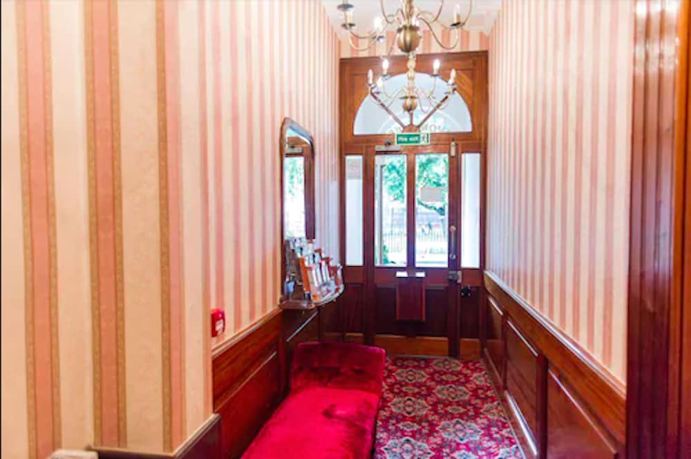 Avonmore Hotel Cartwright Gardens 23/31